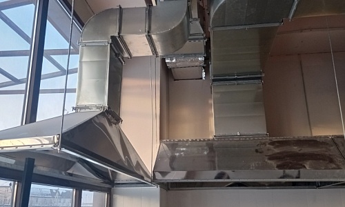 Поставка и монтаж системы вентиляции в Кафе. 2021 г.